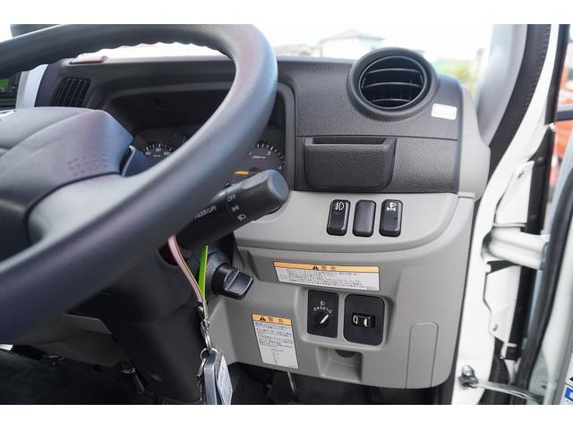 キャンター ワイド超ロング 4段クレーン 3.3トン積 タダノ ラジコン 積載3300kg フックイン 2.93t吊 バックカメラ 左電格ミラー LEDヘッドライト フォグランプ スマートキー 衝突軽減ブレーキ 車線逸脱警報 5速MT(20枚目)