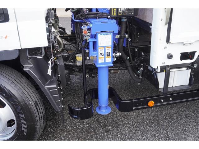 キャンター ワイド超ロング 4段クレーン 3.3トン積 タダノ ラジコン 積載3300kg フックイン 2.93t吊 バックカメラ 左電格ミラー LEDヘッドライト フォグランプ スマートキー 衝突軽減ブレーキ 車線逸脱警報 5速MT(40枚目)