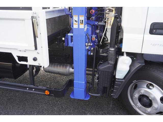 キャンター ワイド超ロング 4段セルフクレーン 3.25トン積 ラジコン 積載3250kg タダノ製 フックイン 2.63t吊 左電格ミラー LEDヘッドライト フォグランプ スマートキー 衝突軽減ブレーキ 車線逸脱警報 5速MT ハイジャッキ(12枚目)