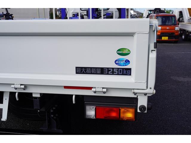 キャンター ワイド超ロング 4段セルフクレーン 3.25トン積 ラジコン 積載3250kg タダノ製 フックイン 2.63t吊 左電格ミラー LEDヘッドライト フォグランプ スマートキー 衝突軽減ブレーキ 車線逸脱警報 5速MT ハイジャッキ(13枚目)