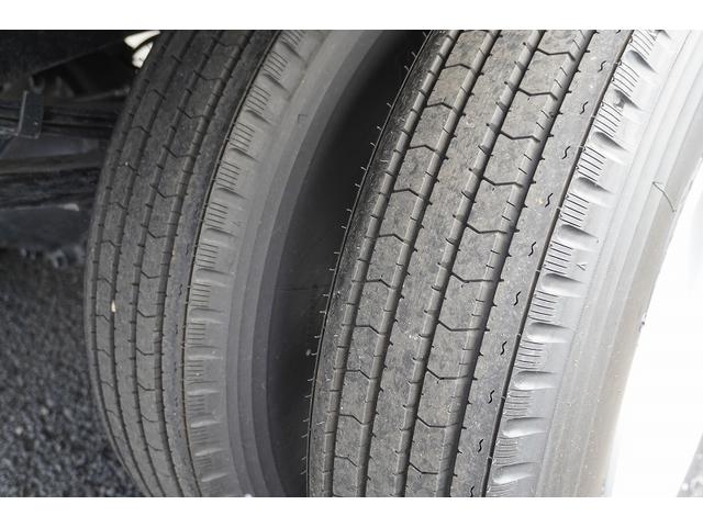 キャンター ワイド超ロング 4段セルフクレーン 3.25トン積 ラジコン 積載3250kg タダノ製 フックイン 2.63t吊 左電格ミラー LEDヘッドライト フォグランプ スマートキー 衝突軽減ブレーキ 車線逸脱警報 5速MT ハイジャッキ(14枚目)