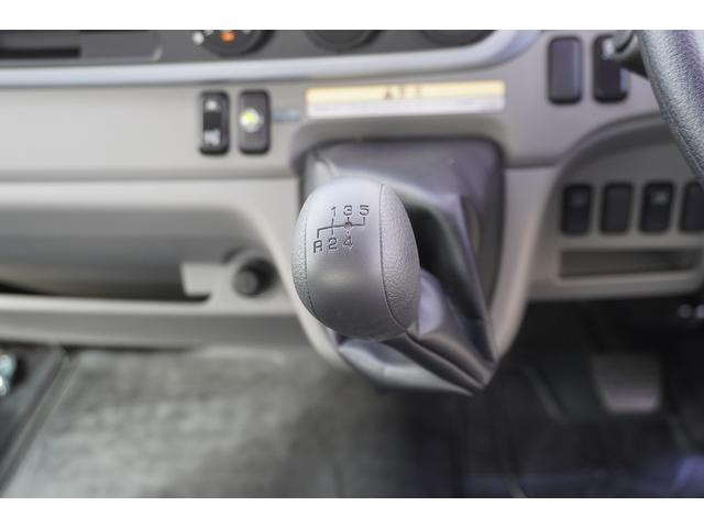 キャンター ワイド超ロング 4段セルフクレーン 3.25トン積 ラジコン 積載3250kg タダノ製 フックイン 2.63t吊 左電格ミラー LEDヘッドライト フォグランプ スマートキー 衝突軽減ブレーキ 車線逸脱警報 5速MT ハイジャッキ(15枚目)