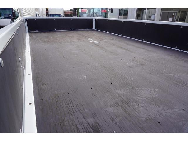 キャンター ワイド超ロング 4段セルフクレーン 3.25トン積 ラジコン 積載3250kg タダノ製 フックイン 2.63t吊 左電格ミラー LEDヘッドライト フォグランプ スマートキー 衝突軽減ブレーキ 車線逸脱警報 5速MT ハイジャッキ(17枚目)