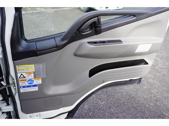 キャンター ワイド超ロング 4段セルフクレーン 3.25トン積 ラジコン 積載3250kg タダノ製 フックイン 2.63t吊 左電格ミラー LEDヘッドライト フォグランプ スマートキー 衝突軽減ブレーキ 車線逸脱警報 5速MT ハイジャッキ(19枚目)