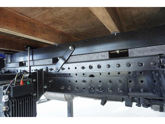 キャンター ワイド超ロング 4段セルフクレーン 3.25トン積 ラジコン 積載3250kg タダノ製 フックイン 2.63t吊 左電格ミラー LEDヘッドライト フォグランプ スマートキー 衝突軽減ブレーキ 車線逸脱警報 5速MT ハイジャッキ(22枚目)