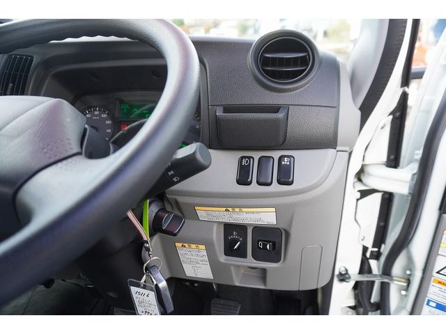 キャンター ワイド超ロング 4段セルフクレーン 3.25トン積 ラジコン 積載3250kg タダノ製 フックイン 2.63t吊 左電格ミラー LEDヘッドライト フォグランプ スマートキー 衝突軽減ブレーキ 車線逸脱警報 5速MT ハイジャッキ(26枚目)