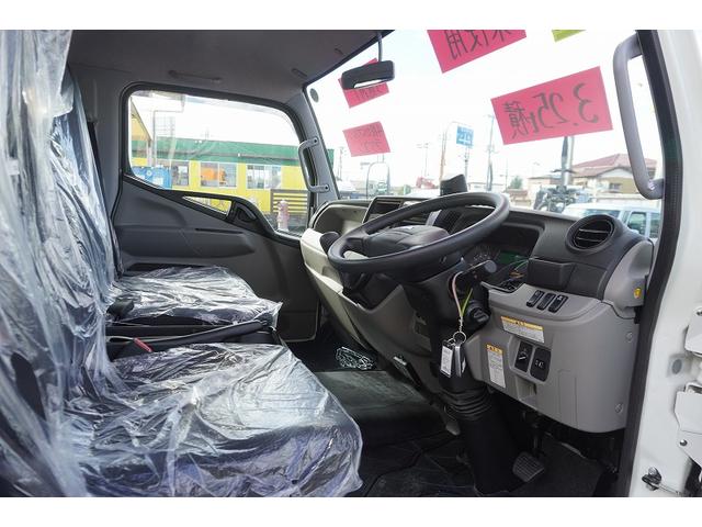 キャンター ワイド超ロング 4段セルフクレーン 3.25トン積 ラジコン 積載3250kg タダノ製 フックイン 2.63t吊 左電格ミラー LEDヘッドライト フォグランプ スマートキー 衝突軽減ブレーキ 車線逸脱警報 5速MT ハイジャッキ(41枚目)