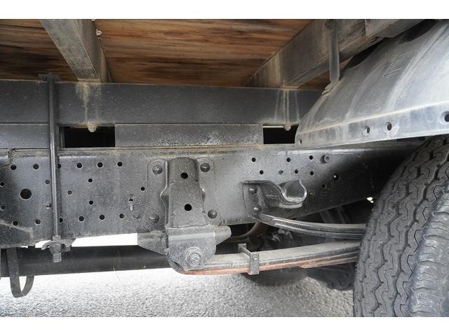 エルフトラック 標準ロング 4段クレーン 3トン積 ラジコン 2.93t吊 積載3000kg 古河ユニック製 フックイン セイコーラック 床フック3対 鳥居上部金網張り 左電格ミラー 坂道発進補助 ETC フォグランプ 6速MT(26枚目)