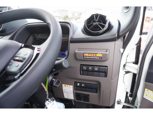 キャンター ワイドロング 4段クレーン 3トン積 ラジコン 2.93t吊 積載3000kg 古河ユニック製 フックイン バックカメラ 左電格ミラー LEDヘッドライト フォグランプ スマートキー 衝突軽減ブレーキ 車線逸脱警報 5速MT(13枚目)