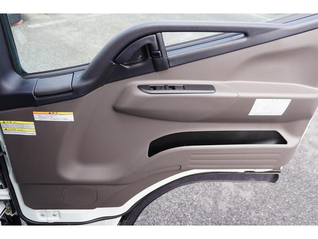 キャンター ワイドロング 4段クレーン 3トン積 ラジコン 2.93t吊 積載3000kg 古河ユニック製 フックイン バックカメラ 左電格ミラー LEDヘッドライト フォグランプ スマートキー 衝突軽減ブレーキ 車線逸脱警報 5速MT(15枚目)