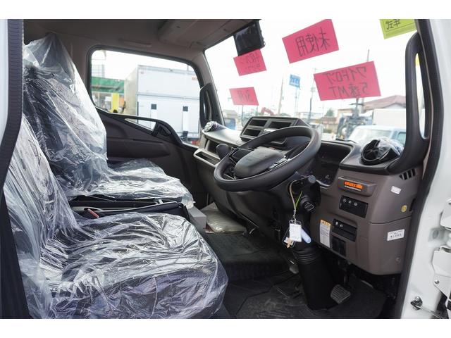 キャンター ワイドロング 4段クレーン 3トン積 ラジコン 2.93t吊 積載3000kg 古河ユニック製 フックイン バックカメラ 左電格ミラー LEDヘッドライト フォグランプ スマートキー 衝突軽減ブレーキ 車線逸脱警報 5速MT(33枚目)