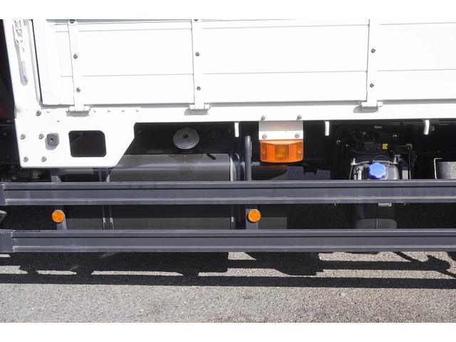 ヒノレンジャー 増トン 4段クレーン 7.7トン積 5.5m長 ラジコン 標準幅 ベッド付 積載7700kg 古河ユニック製 フックイン 2.93t吊 差違いアウトリガー 角足 セイコーラック 坂道発進補助 オートエアコン 衝突軽減ブレーキ 車線逸脱警報 6速MT(23枚目)