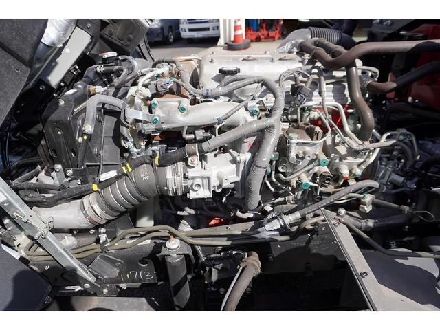 ヒノレンジャー 増トン 4段クレーン 7.7トン積 5.5m長 ラジコン 標準幅 ベッド付 積載7700kg 古河ユニック製 フックイン 2.93t吊 差違いアウトリガー 角足 セイコーラック 坂道発進補助 オートエアコン 衝突軽減ブレーキ 車線逸脱警報 6速MT(39枚目)