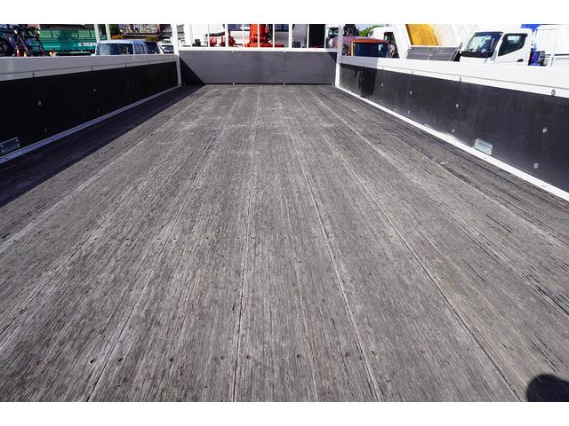 ヒノレンジャー 増トン 4段クレーン 7.7トン積 5.5m長 ラジコン 標準幅 ベッド付 積載7700kg 古河ユニック製 フックイン 2.93t吊 差違いアウトリガー 角足 セイコーラック 坂道発進補助 オートエアコン 衝突軽減ブレーキ 車線逸脱警報 6速MT(43枚目)