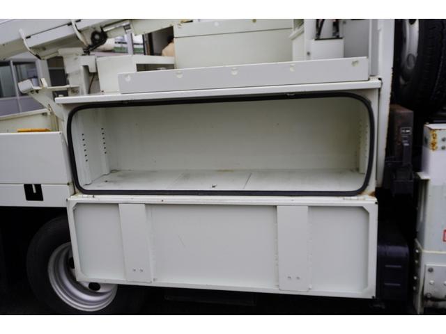 デュトロ 高所作業車 アイチ製 SH11A 最大地上高11m 5速MT FRPバケット 工具入れ ユニットアワー2048h サブバッテリー ブーム自動格納 ジャッキ自動張出 左電格ミラー 坂道発進補助 ETC フォグランプ 電動パーキングブレーキ 電気工事(21枚目)