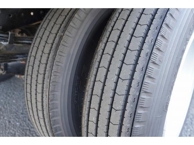 キャンター ワイド超ロング　４段セルフクレーン　３．２５トン積　ラジコン　積載３２５０ｋｇ　タダノ製　フックイン　２．６３ｔ吊　左電格ミラー　バックカメラ　ＬＥＤヘッドライト　フォグランプ　スマートキー　衝突軽減ブレーキ　車線逸脱警報　５速ＭＴ（14枚目）