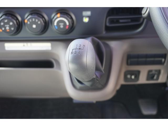 キャンター ワイド超ロング　４段セルフクレーン　３．２５トン積　ラジコン　積載３２５０ｋｇ　タダノ製　フックイン　２．６３ｔ吊　左電格ミラー　バックカメラ　ＬＥＤヘッドライト　フォグランプ　スマートキー　衝突軽減ブレーキ　車線逸脱警報　５速ＭＴ（18枚目）