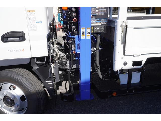 キャンター ワイド超ロング　４段セルフクレーン　３．２５トン積　ラジコン　積載３２５０ｋｇ　タダノ製　フックイン　２．６３ｔ吊　左電格ミラー　バックカメラ　ＬＥＤヘッドライト　フォグランプ　スマートキー　衝突軽減ブレーキ　車線逸脱警報　５速ＭＴ（19枚目）