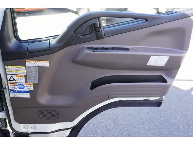 キャンター ワイド超ロング　４段セルフクレーン　３．２５トン積　ラジコン　積載３２５０ｋｇ　タダノ製　フックイン　２．６３ｔ吊　左電格ミラー　バックカメラ　ＬＥＤヘッドライト　フォグランプ　スマートキー　衝突軽減ブレーキ　車線逸脱警報　５速ＭＴ（21枚目）