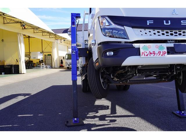 キャンター ワイド超ロング　４段セルフクレーン　３．２５トン積　ラジコン　積載３２５０ｋｇ　タダノ製　フックイン　２．６３ｔ吊　左電格ミラー　バックカメラ　ＬＥＤヘッドライト　フォグランプ　スマートキー　衝突軽減ブレーキ　車線逸脱警報　５速ＭＴ（37枚目）