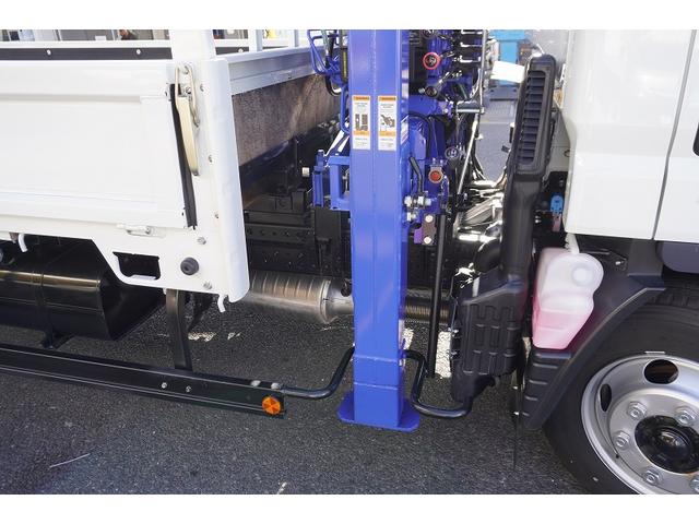 キャンター ワイド超ロング　４段セルフクレーン　３．２５トン積　ラジコン　積載３２５０ｋｇ　タダノ製　フックイン　２．６３ｔ吊　左電格ミラー　バックカメラ　ＬＥＤヘッドライト　フォグランプ　スマートキー　衝突軽減ブレーキ　車線逸脱警報　５速ＭＴ（40枚目）
