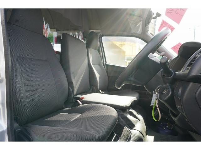 ハイエースバン ロングDX 5ドア ハイルーフ ガソリン パワーゲート AT 3人乗 和光工業製リフト ラッシング1段 荷室加工有 荷台板張り バックカメラ ETC 社外ナビ セパレーターカーテン(13枚目)