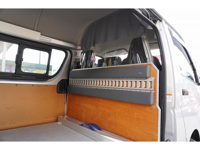 ハイエースバン ロングDX 5ドア ハイルーフ ガソリン パワーゲート AT 3人乗 和光工業製リフト ラッシング1段 荷室加工有 荷台板張り バックカメラ ETC 社外ナビ セパレーターカーテン(30枚目)