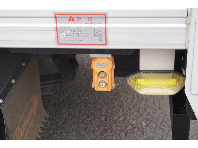 エルフトラック 10尺 パネルバン 2トン サイドドア 跳上垂直パワーゲート 積載2000kg ラッシング4段 床フック 箱ラダー付 ルーフキャリア バックカメラ ETC2.0 ナビ 左電格ミラー フォグランプ 衝突軽減ブレーキ 全低床 AT 標準幅 ショート アルミバン(12枚目)