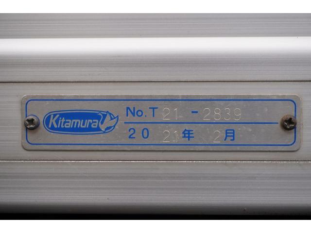 エルフトラック 10尺 パネルバン 2トン サイドドア 跳上垂直パワーゲート 積載2000kg ラッシング4段 床フック 箱ラダー付 ルーフキャリア バックカメラ ETC2.0 ナビ 左電格ミラー フォグランプ 衝突軽減ブレーキ 全低床 AT 標準幅 ショート アルミバン(21枚目)