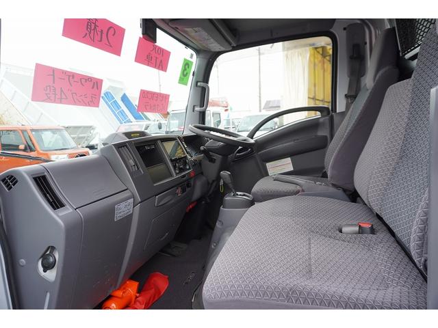 エルフトラック 10尺 パネルバン 2トン サイドドア 跳上垂直パワーゲート 積載2000kg ラッシング4段 床フック 箱ラダー付 ルーフキャリア バックカメラ ETC2.0 ナビ 左電格ミラー フォグランプ 衝突軽減ブレーキ 全低床 AT 標準幅 ショート アルミバン(36枚目)