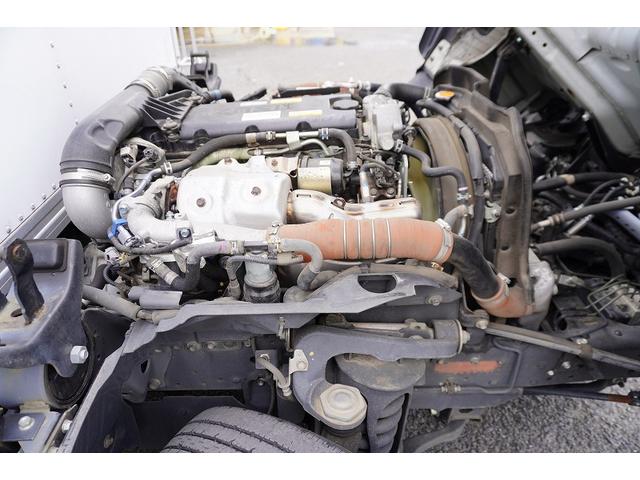 エルフトラック 10尺 パネルバン 2トン サイドドア 跳上垂直パワーゲート 積載2000kg ラッシング4段 床フック 箱ラダー付 ルーフキャリア バックカメラ ETC2.0 ナビ 左電格ミラー フォグランプ 衝突軽減ブレーキ 全低床 AT 標準幅 ショート アルミバン(45枚目)