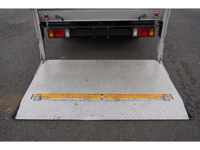 エルフトラック 10尺 パネルバン 2トン サイドドア 跳上垂直パワーゲート 積載2000kg ラッシング4段 床フック 箱ラダー付 ルーフキャリア バックカメラ ETC2.0 ナビ 左電格ミラー フォグランプ 衝突軽減ブレーキ 全低床 AT 標準幅 ショート アルミバン(46枚目)