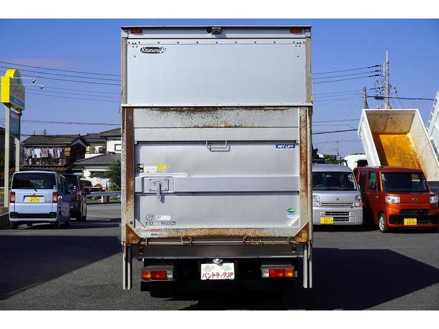 キャンター セミロング　アルミバン　サイドドア　２トン　垂直パワーゲート　標準幅　積載２０００ｋｇ　跳上式　垂直リフト　ラッシング２段　バックカメラ　左電格ミラー　北村製　５速ＭＴ（5枚目）