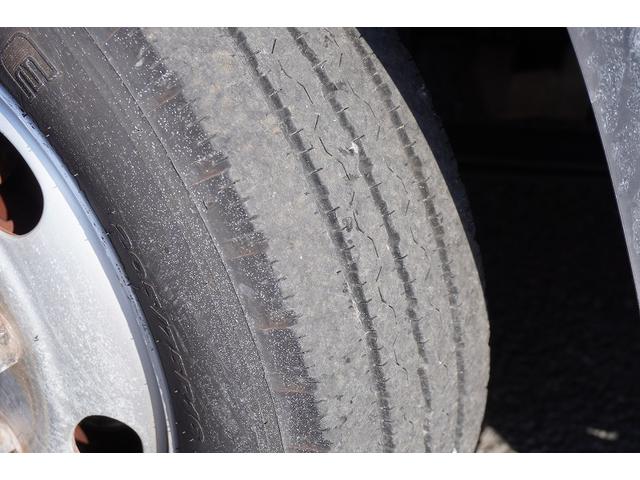 キャンター セミロング　アルミバン　サイドドア　２トン　垂直パワーゲート　標準幅　積載２０００ｋｇ　跳上式　垂直リフト　ラッシング２段　バックカメラ　左電格ミラー　北村製　５速ＭＴ（12枚目）