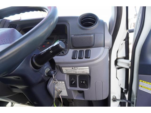 キャンター セミロング　アルミバン　サイドドア　２トン　垂直パワーゲート　標準幅　積載２０００ｋｇ　跳上式　垂直リフト　ラッシング２段　バックカメラ　左電格ミラー　北村製　５速ＭＴ（35枚目）