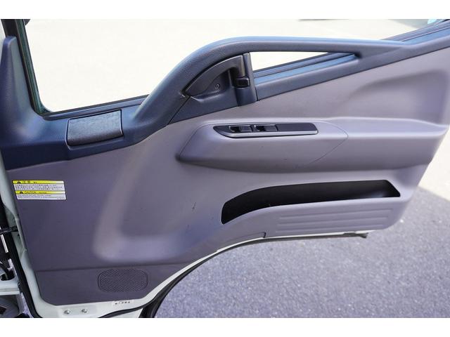 キャンター セミロング　アルミバン　サイドドア　２トン　垂直パワーゲート　標準幅　積載２０００ｋｇ　跳上式　垂直リフト　ラッシング２段　バックカメラ　左電格ミラー　北村製　５速ＭＴ（36枚目）