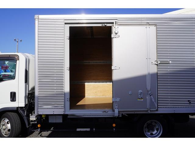 エルフトラック ワイドロング アルミバン 2トン サイドドア ラッシング2段 積載2000kg バックカメラ 坂道発進補助 左電格ミラー フォグランプ 衝突軽減ブレーキ 車線逸脱警報 日本フルハーフ製 6速MT(21枚目)