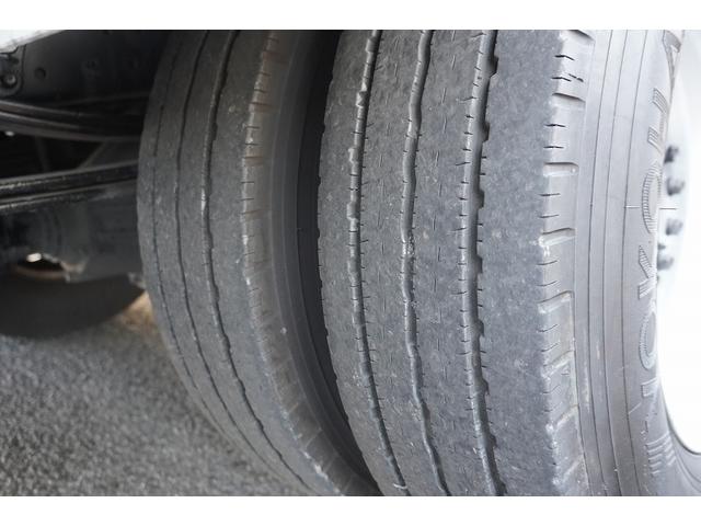 デュトロ ワイドロング 冷蔵冷凍車 3トン 格納パワーゲート 低温 積載2950kg リフト サイドドア -30度設定 荷台シマ板張り 送風機 ラッシング2段 左電格ミラー LEDヘッドライト フォグランプ バックカメラ 坂道発進補助 電動パーキングブレーキ 東プレ製(16枚目)