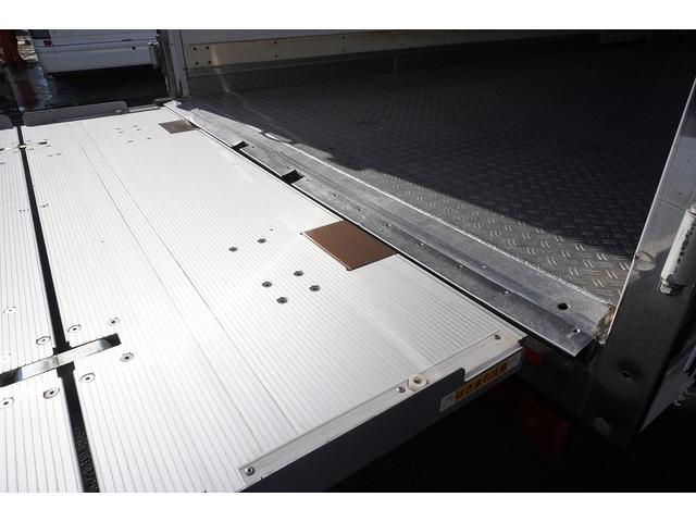 デュトロ ワイドロング 冷蔵冷凍車 3トン 格納パワーゲート 低温 積載2950kg リフト サイドドア -30度設定 荷台シマ板張り 送風機 ラッシング2段 左電格ミラー LEDヘッドライト フォグランプ バックカメラ 坂道発進補助 電動パーキングブレーキ 東プレ製(17枚目)