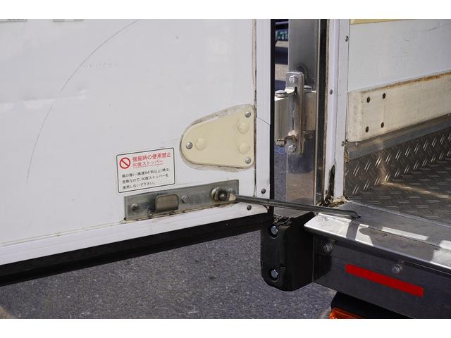 デュトロ ワイドロング 冷蔵冷凍車 3トン 格納パワーゲート 低温 積載2950kg リフト サイドドア -30度設定 荷台シマ板張り 送風機 ラッシング2段 左電格ミラー LEDヘッドライト フォグランプ バックカメラ 坂道発進補助 電動パーキングブレーキ 東プレ製(28枚目)