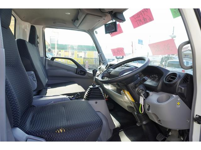 デュトロ ワイドロング 冷蔵冷凍車 3トン 格納パワーゲート 低温 積載2950kg リフト サイドドア -30度設定 荷台シマ板張り 送風機 ラッシング2段 左電格ミラー LEDヘッドライト フォグランプ バックカメラ 坂道発進補助 電動パーキングブレーキ 東プレ製(31枚目)