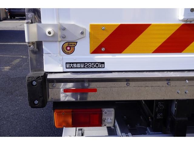 デュトロ ワイドロング 冷蔵冷凍車 3トン 格納パワーゲート 低温 積載2950kg リフト サイドドア -30度設定 荷台シマ板張り 送風機 ラッシング2段 左電格ミラー LEDヘッドライト フォグランプ バックカメラ 坂道発進補助 電動パーキングブレーキ 東プレ製(32枚目)