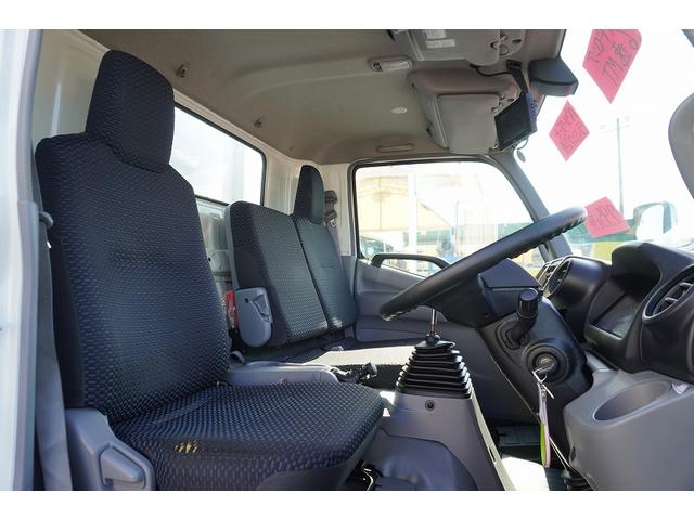 デュトロ ワイドロング 冷蔵冷凍車 3トン 格納パワーゲート 低温 積載2950kg リフト サイドドア -30度設定 荷台シマ板張り 送風機 ラッシング2段 左電格ミラー LEDヘッドライト フォグランプ バックカメラ 坂道発進補助 電動パーキングブレーキ 東プレ製(41枚目)