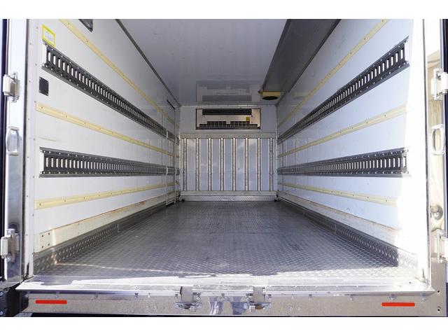 デュトロ ワイドロング 冷蔵冷凍車 3トン 格納パワーゲート 低温 積載2950kg リフト サイドドア -30度設定 荷台シマ板張り 送風機 ラッシング2段 左電格ミラー LEDヘッドライト フォグランプ バックカメラ 坂道発進補助 電動パーキングブレーキ 東プレ製(42枚目)