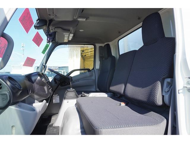 デュトロ ワイドロング 冷蔵冷凍車 3トン 格納パワーゲート 低温 積載2950kg リフト サイドドア -30度設定 荷台シマ板張り 送風機 ラッシング2段 左電格ミラー LEDヘッドライト フォグランプ バックカメラ 坂道発進補助 電動パーキングブレーキ 東プレ製(48枚目)