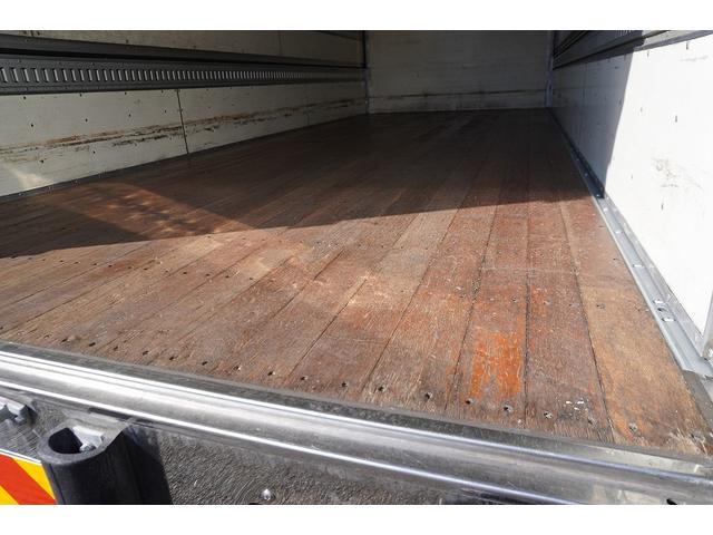 フォワード 4トン ワイド 寝台 冷蔵ウイング リアエアサス 6.2m長 ベッド付 積載2100kg スタンバイ装置 ラッシング2段 セイコーラック バックカメラ ETC 坂道発進補助 HIDヘッドライト 菱重製 6速MT(42枚目)