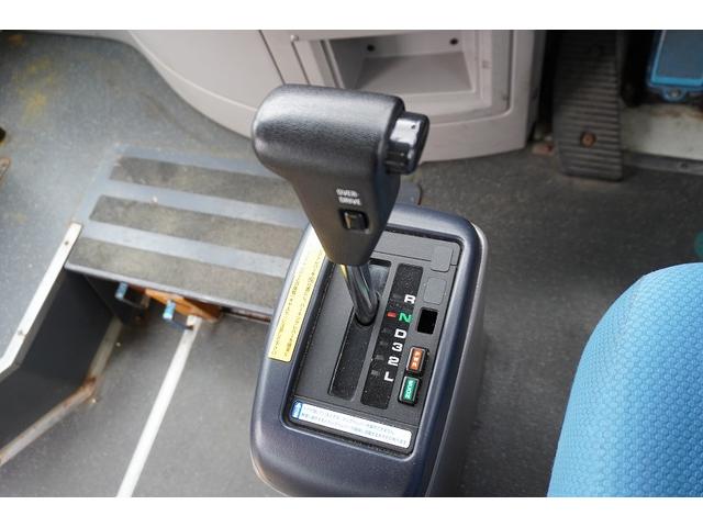 ポンチョ ショート　路線バス　２７人乗り　１３座席　立ち席有　自動ドア　１ドア　ノンステップ　総輪エアサス　荷物スペース　ビニールシートカバー　電光掲示板　バックカメラ　フォグランプ　ＡＴ　プレヒーター（14枚目）