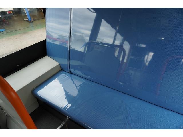 ポンチョ ショート　路線バス　２７人乗り　１３座席　立ち席有　自動ドア　１ドア　ノンステップ　総輪エアサス　荷物スペース　ビニールシートカバー　電光掲示板　バックカメラ　フォグランプ　ＡＴ　プレヒーター（27枚目）