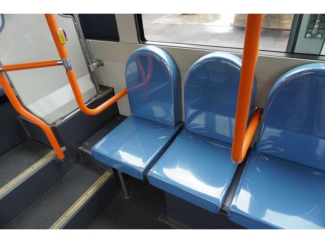 ポンチョ ショート　路線バス　２７人乗り　１３座席　立ち席有　自動ドア　１ドア　ノンステップ　総輪エアサス　荷物スペース　ビニールシートカバー　電光掲示板　バックカメラ　フォグランプ　ＡＴ　プレヒーター（33枚目）
