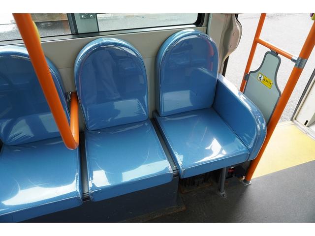 ポンチョ ショート　路線バス　２７人乗り　１３座席　立ち席有　自動ドア　１ドア　ノンステップ　総輪エアサス　荷物スペース　ビニールシートカバー　電光掲示板　バックカメラ　フォグランプ　ＡＴ　プレヒーター（37枚目）